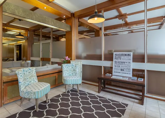 West * Санкт-Канциан