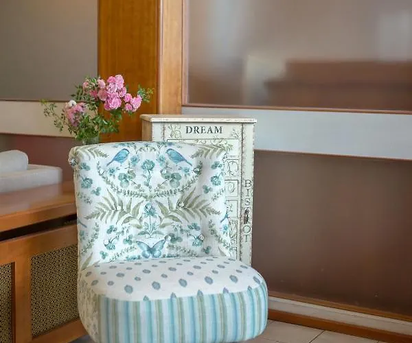 Апартаменты West