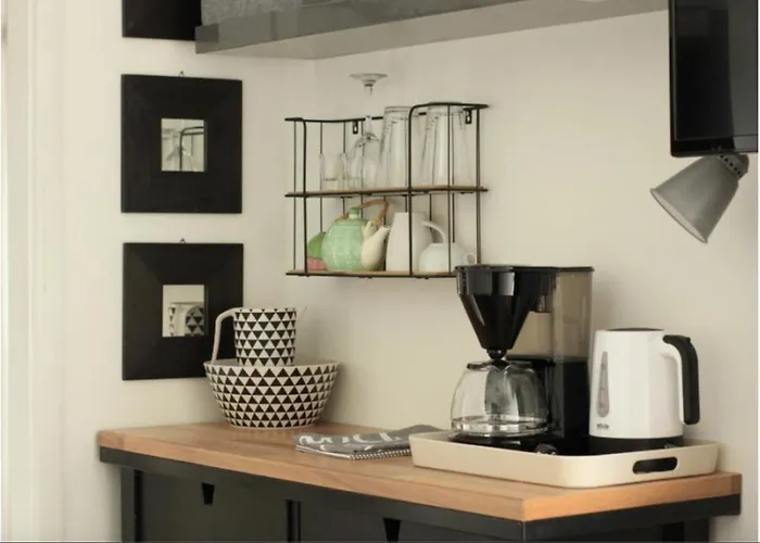 West * Санкт-Канциан