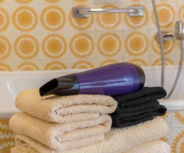 West Апартаменты *