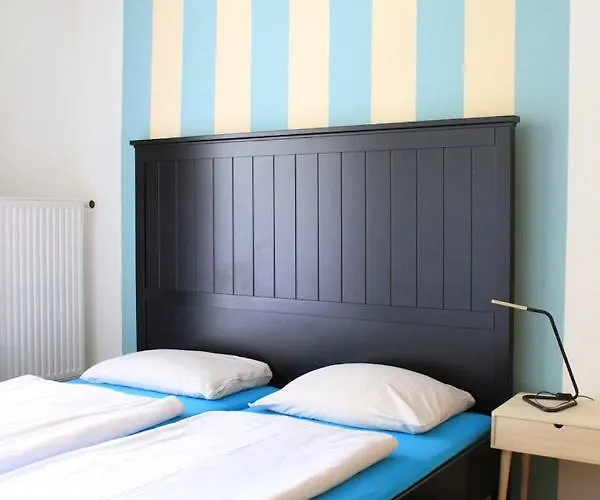 Апартаменты West *